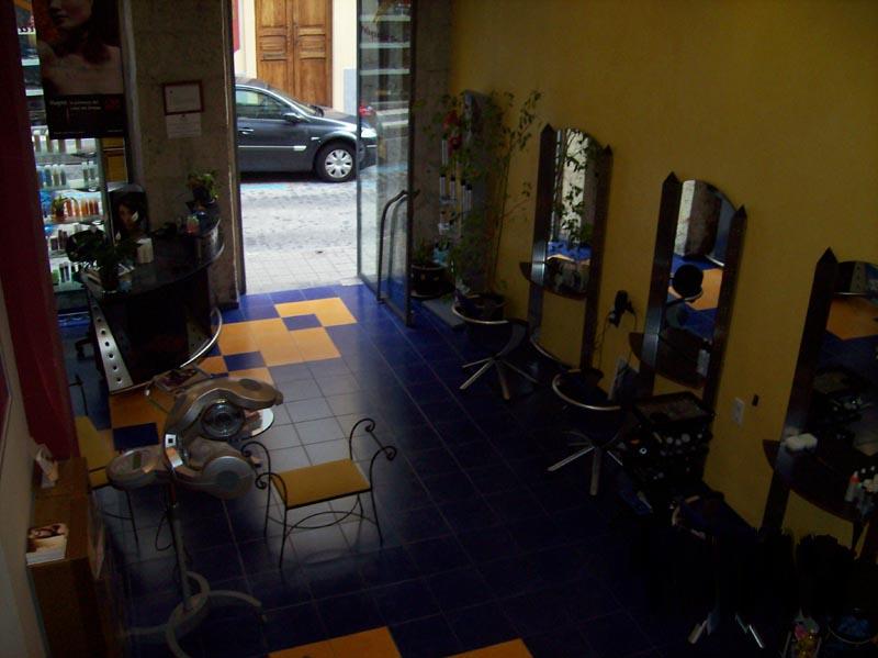 Visita Peluqueria Tom's en Facebook